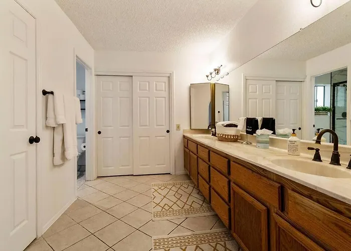 Naranja Grove Ranch-villa In North